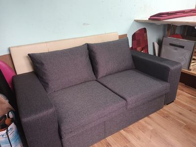 Претапициране на диван